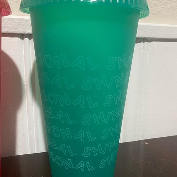 Set of 5 holiday Starbucks cups - Picture 5 of 7